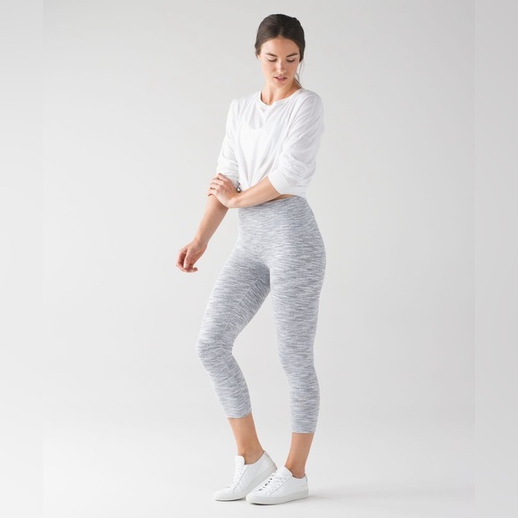 lululemon athletica Pants - Lululemon Wunder Under Crop (Hi-Rise) (21 1/2") size 4
